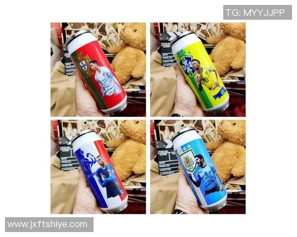 用五彩袜子打造迷你足球球星展现创意与运动激情的新潮玩具