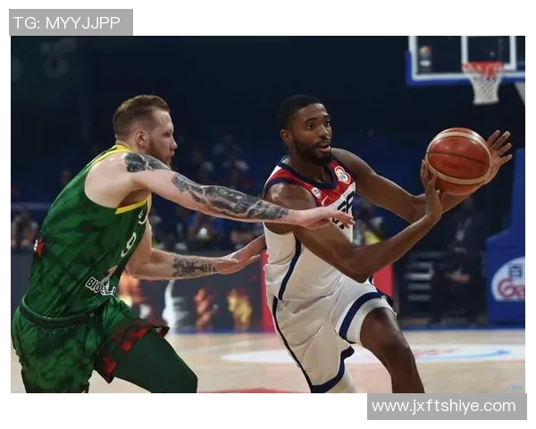 足球与篮球十大球星对照分析 两项运动的巅峰人物对比与影响力探讨